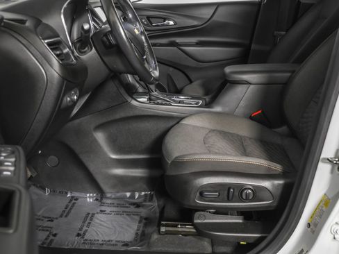 Used 2018 Chevrolet Equinox LT image 24