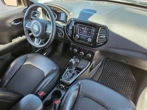 Used 2018 Jeep Compass Latitude AWD/4WD image 25