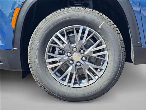 New 2026 Chevrolet Traverse LT w/ Driver Confidence Package FWD image 11