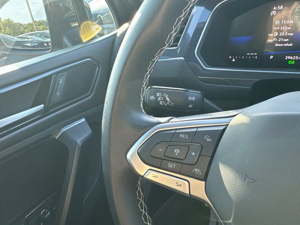 Certified 2023 Volkswagen Tiguan SE R-Line FWD image 18