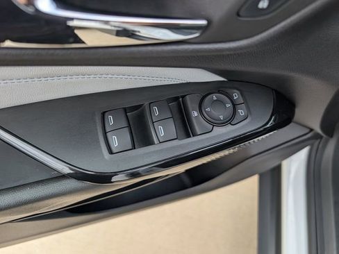 Used 2025 Chevrolet Trax LT FWD image 21