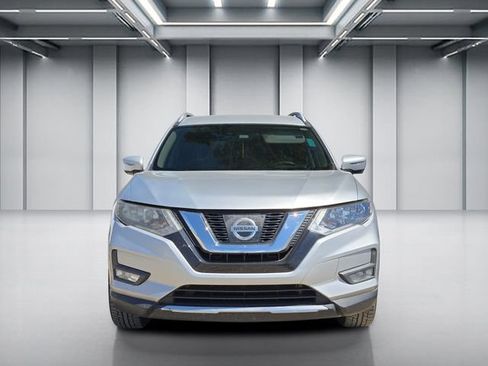 Used 2017 Nissan Rogue SL FWD image 2