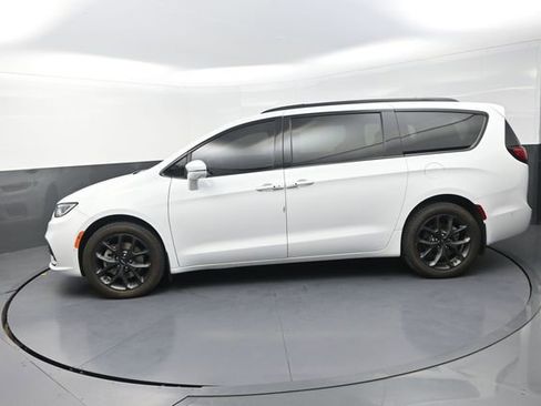 Used 2022 Chrysler Pacifica Limited w/ S Appearance Package AWD/4WD image 42
