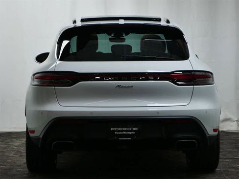 Used 2025 Porsche Macan image 6
