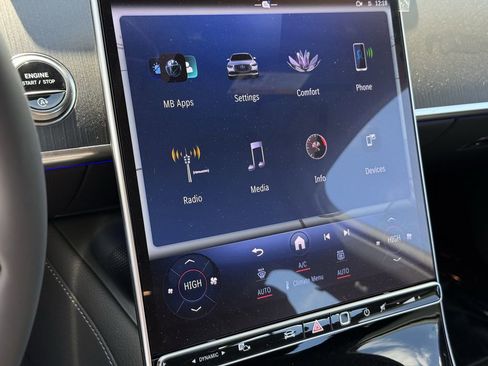 New 2025 Mercedes-Benz S 580 4MATIC Sedan image 21