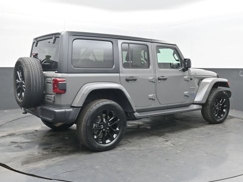 Used 2021 Jeep Wrangler Unlimited Sahara w/ Cold Weather Group image 7