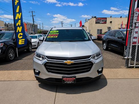 Used 2020 Chevrolet Traverse LT AWD/4WD image 3