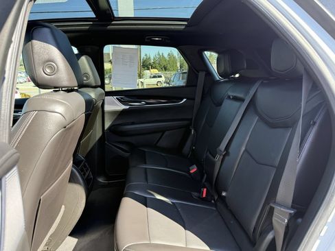 Used 2023 Cadillac XT5 Premium Luxury FWD image 11