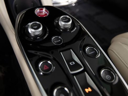 Used 2023 McLaren GT image 21