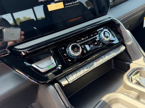 New 2026 GMC Sierra 3500 AT4 w/ Technology Package AWD/4WD image 22