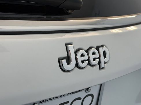 Used 2024 Jeep Compass Latitude AWD/4WD image 12