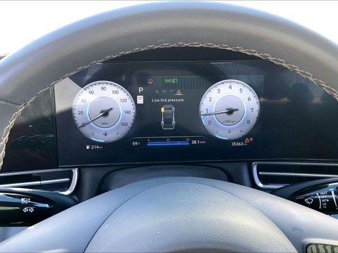 Used 2024 Hyundai Elantra SEL w/ Convenience Package image 18