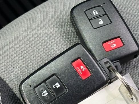 Certified 2021 Toyota Tacoma TRD Off-Road image 20