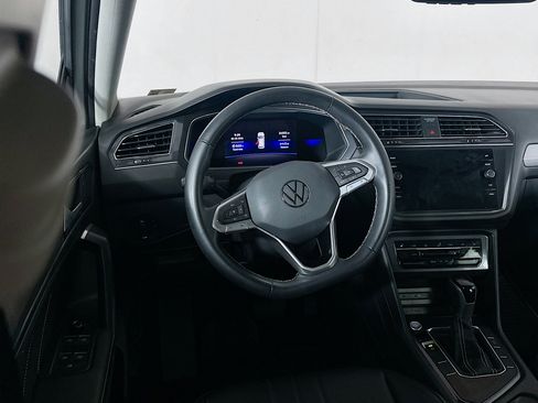 Used 2023 Volkswagen Tiguan SE image 18