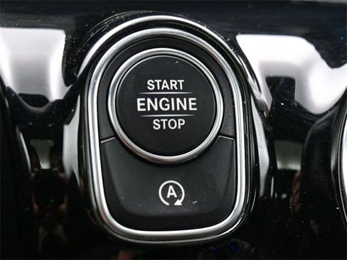 Used 2023 Mercedes-Benz CLA 250 4MATIC image 33