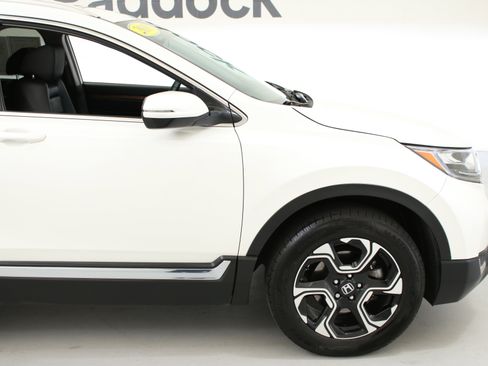 Used 2018 Honda CR-V Touring image 10