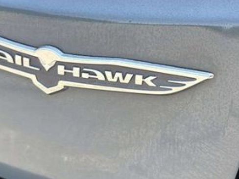 Used 2017 Jeep Renegade Trailhawk image 19