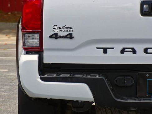 Used 2021 Toyota Tacoma SR5 w/ Trail Edition AWD/4WD image 12