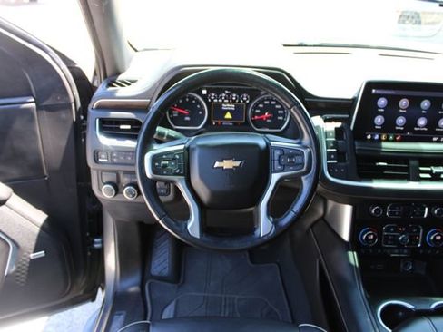 Used 2021 Chevrolet Tahoe Premier w/ Premium Package RWD image 21