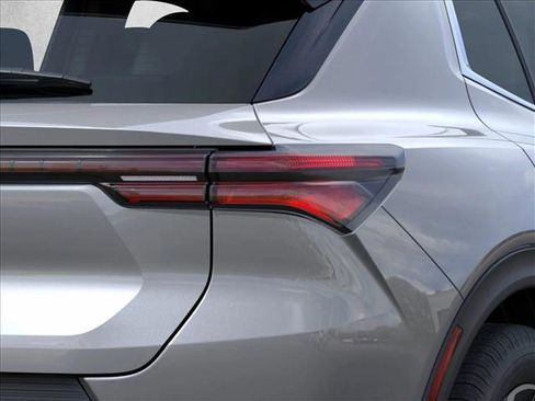 New 2026 Chevrolet Equinox EV LT AWD/4WD image 11