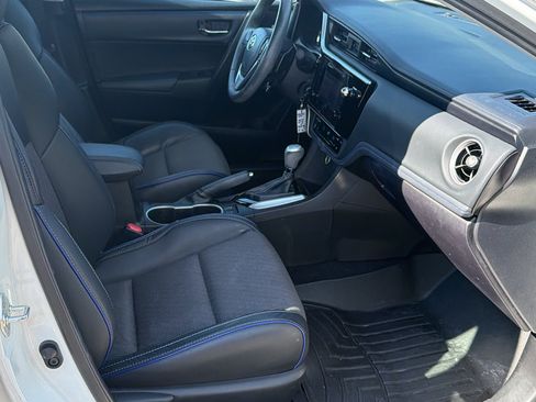 Used 2017 Toyota Corolla SE FWD image 19