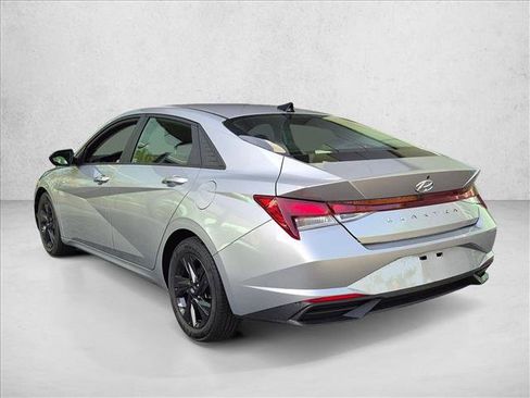 Used 2021 Hyundai Elantra SEL w/ Convenience Package FWD image 7