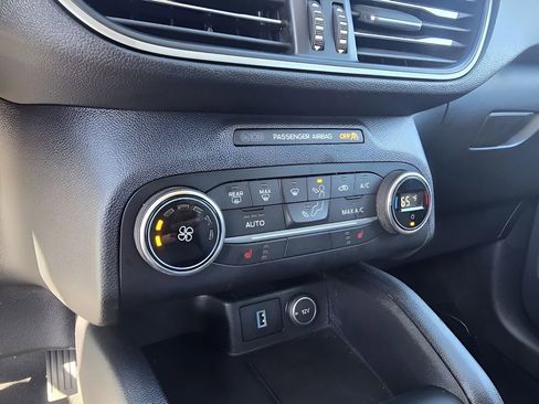 Used 2020 Ford Escape SE Sport image 21