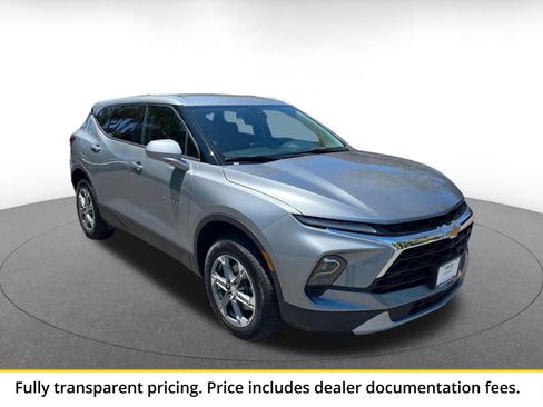 Used 2026 Chevrolet Blazer LT FWD image 1