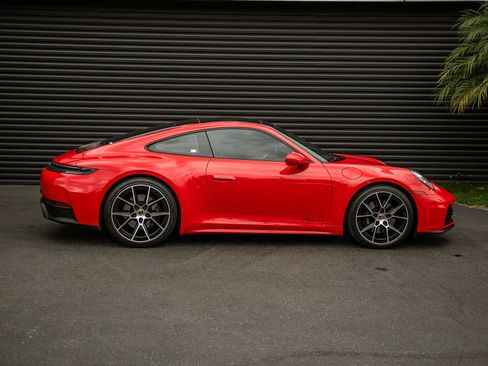 Certified 2025 Porsche 911 Carrera image 8