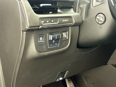 Used 2023 Cadillac Escalade ESV V image 10