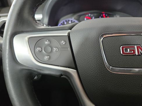 Used 2023 GMC Acadia SLT AWD/4WD image 15