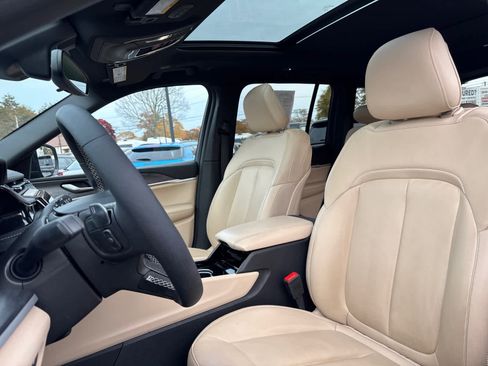 Used 2022 Jeep Grand Cherokee Limited 4xe image 13