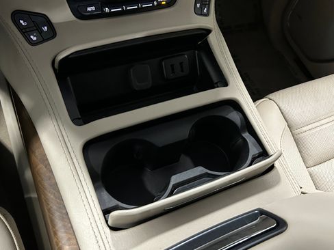 Used 2020 GMC Yukon Denali w/ Denali Ultimate Package image 9