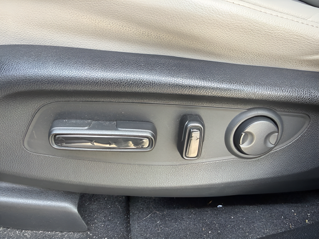 Used 2024 Honda CR-V EX-L image 10