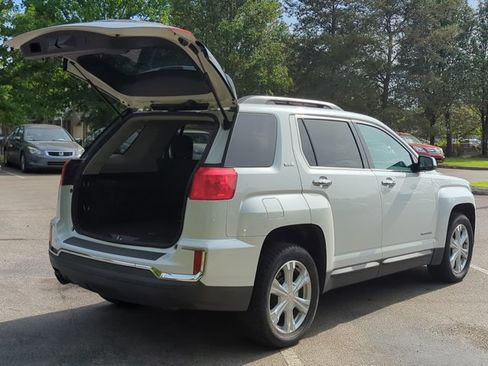 Used 2016 GMC Terrain SLE w/ Chrome Edition image 8