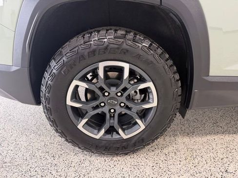 Used 2025 Chevrolet Equinox ACTIV w/ Safety and Technology Package AWD/4WD image 29