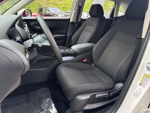 Used 2023 Honda HR-V LX image 5