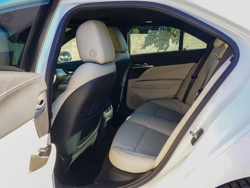 Used 2021 Cadillac CT4 Premium Luxury RWD image 9