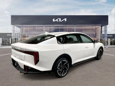 New 2026 Kia K4 GT-Line image 7