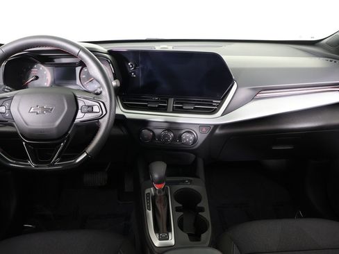 Used 2025 Chevrolet Trax RS image 33