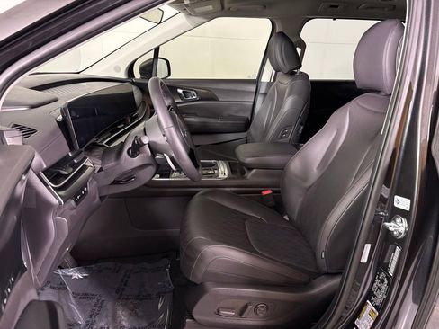 New 2026 Kia Carnival SX w/ SX Dark Edition Package FWD image 16
