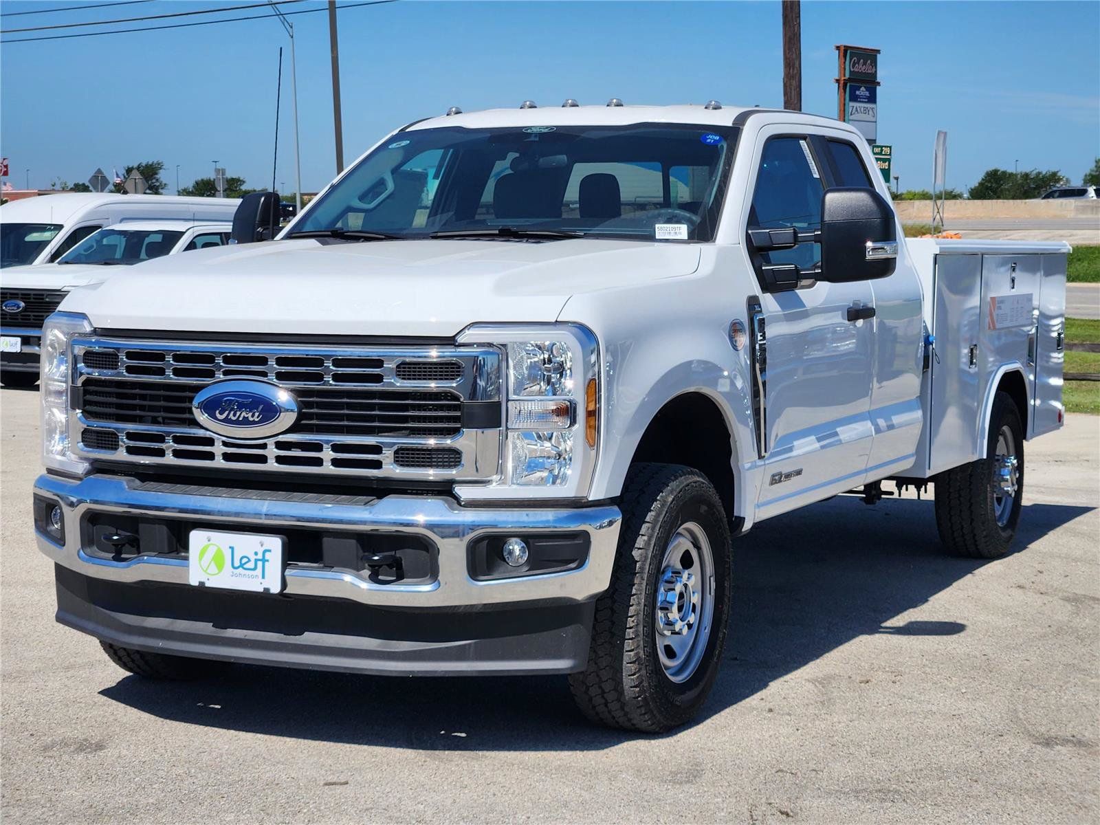 New 2025 Ford F350 XL w/ XL Chrome Package AWD/4WD image 3