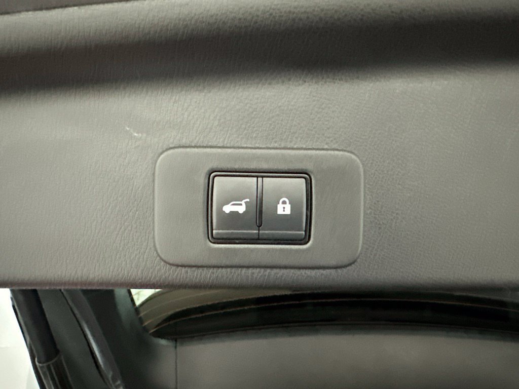 Used 2025 Nissan Murano SV AWD/4WD image 33