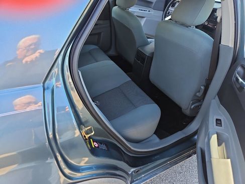 Used 2005 Chrysler 300 w/ Protection Group image 11