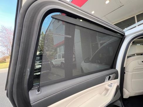 Used 2020 BMW X7 xDrive40i w/ Executive Package image 34