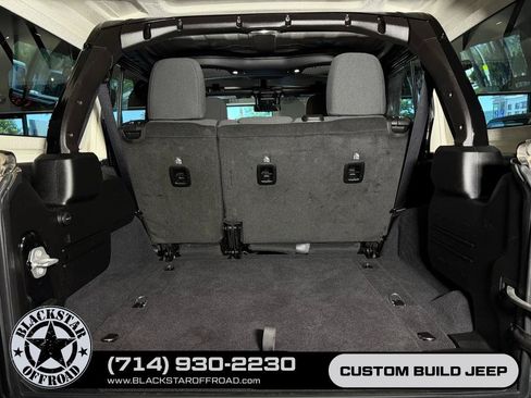 Used 2025 Jeep Wrangler Unlimited Rubicon AWD/4WD image 23