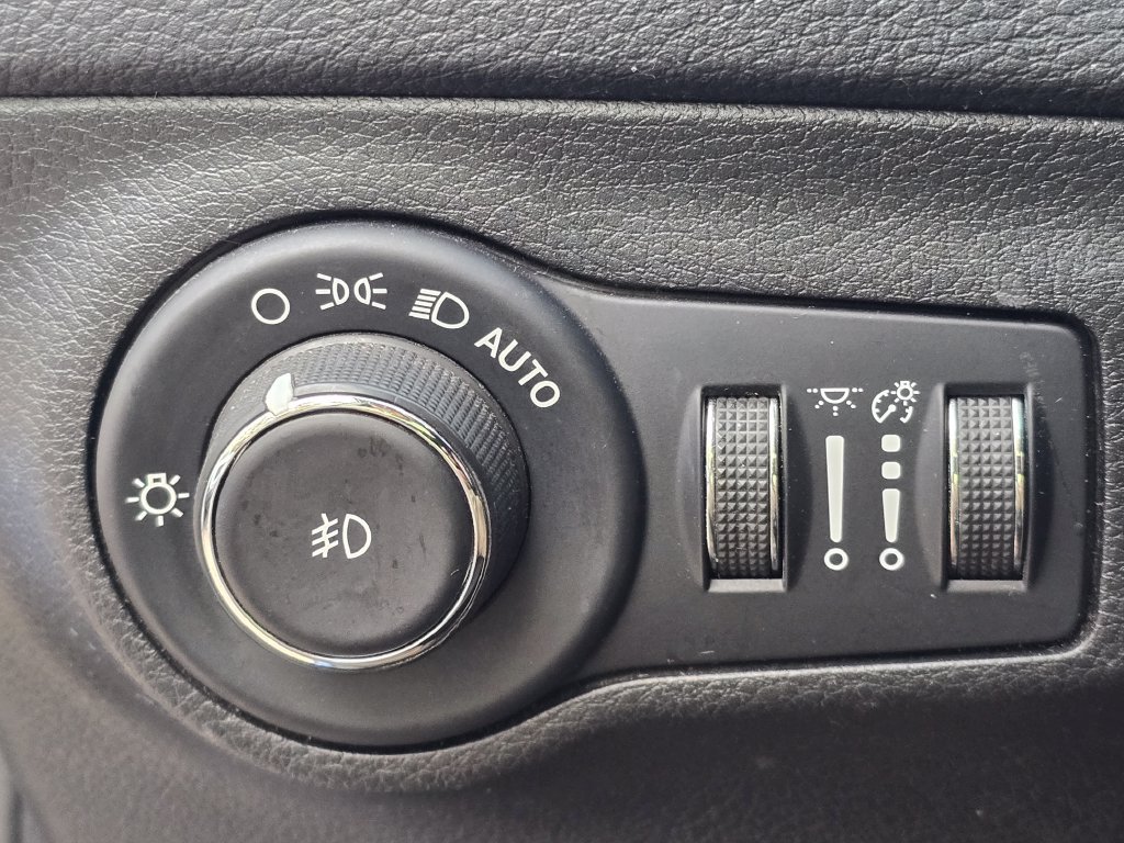 Used 2020 Jeep Compass Limited AWD/4WD image 28