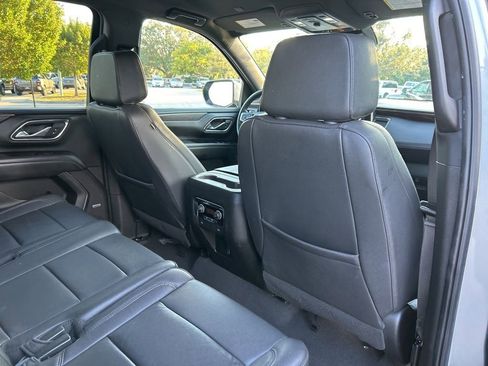 Used 2023 Chevrolet Suburban LT image 46