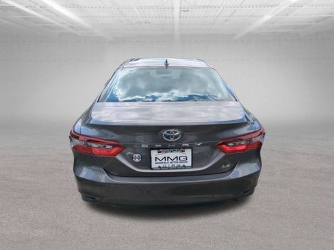Used 2021 Toyota Camry LE FWD image 12