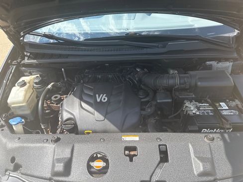 Used 2012 Kia Sedona LX FWD image 20